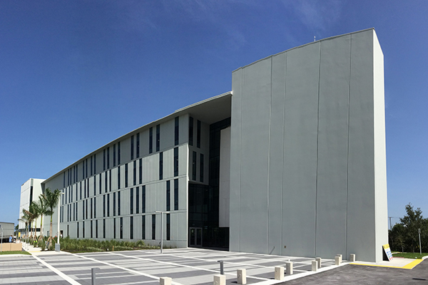 State-of-the-art facilities: Just off the expressway, FIU at I-75 is a convenient way for students in Broward county to get a top-notch education.